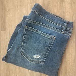 WE THE FREE  Women’s Size 30 Medium Wash Distressed Skinny Denim Jean‎